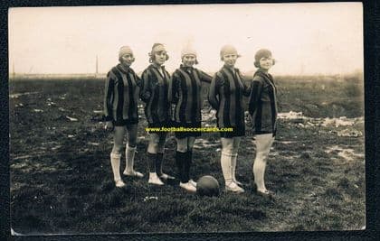- 1920 's Dick Kerr Ladies related, Femina Sport 5 women postcard, French back