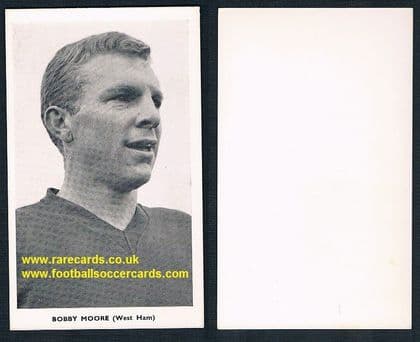1962 Bobby Moore West Ham ROOKIE CARD England WC62 Quaker Oats postcard-size card