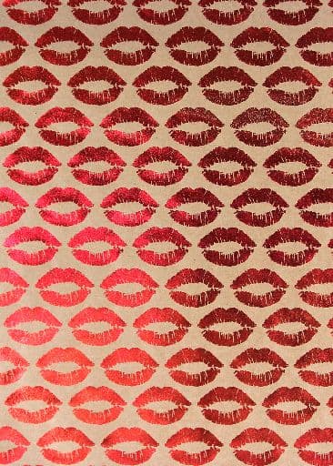 FW202 Kisses