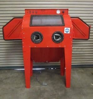 New Style SBC350 Sand Blast Cabinet fitted with 2 Blasting Guns & Dust Extractor