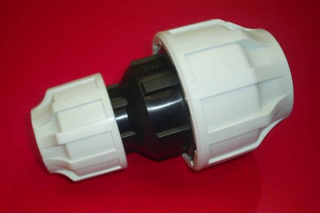 32 mm - 25 mm Straight Coupler for mdpe tube
