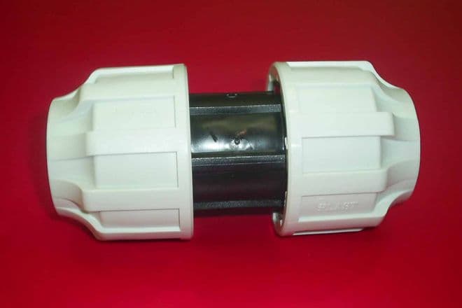 32 mm - 32 mm Straight Coupler for mdpe tube