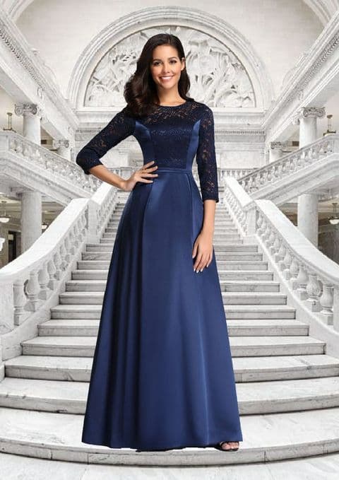 AE - 3/4 Length sleeved Lace dress