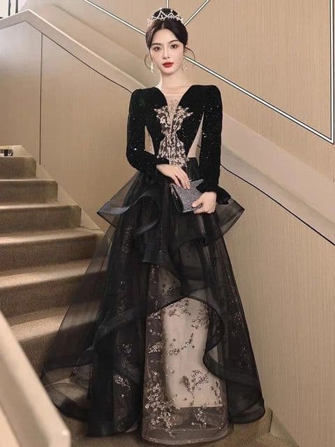 AE - Elegant Black full length, long Sleeve Evening Gown