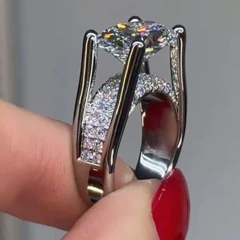 BandS - Egg shaped High Carbon Diamond Heart Ring £19.99