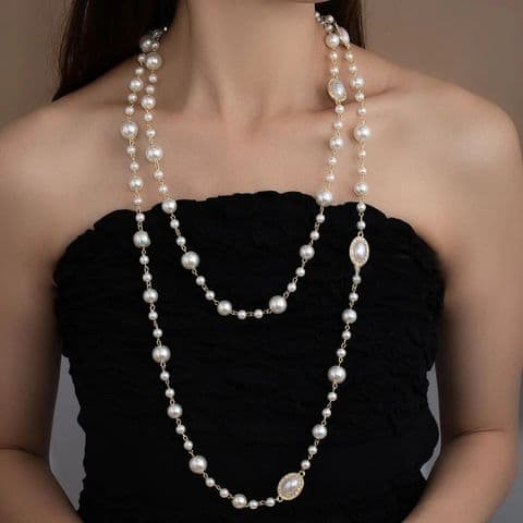 BandS - Elegant Long Pearl Sweater Pendant Boxed £29.95