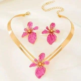 BandS - Exaggerated Pink Flower Earrings And Necklace Set £14.99