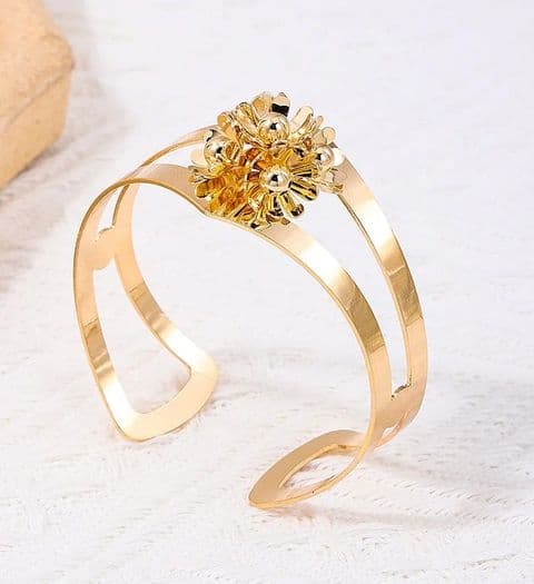 BandS - Flower Alloy Bangle £14.99