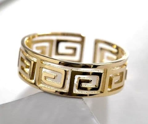 BandS - Gold Geometric Ring £14.99