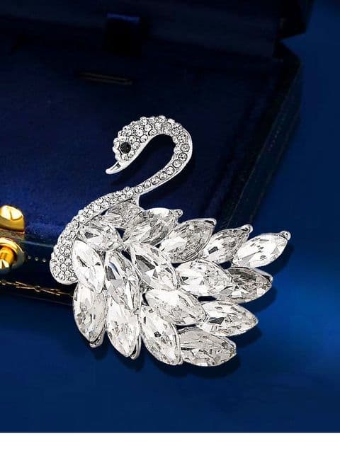 BandS - Large Swan Diamonte Broach £29.95