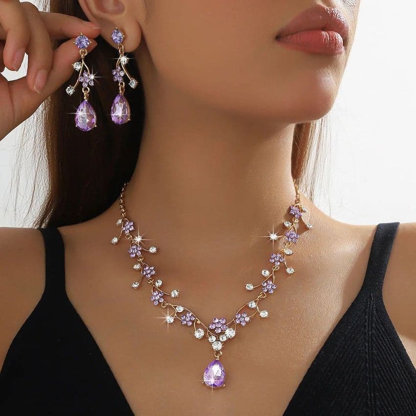 BandS - Lilac Necklace & Earrings Set  £29.95