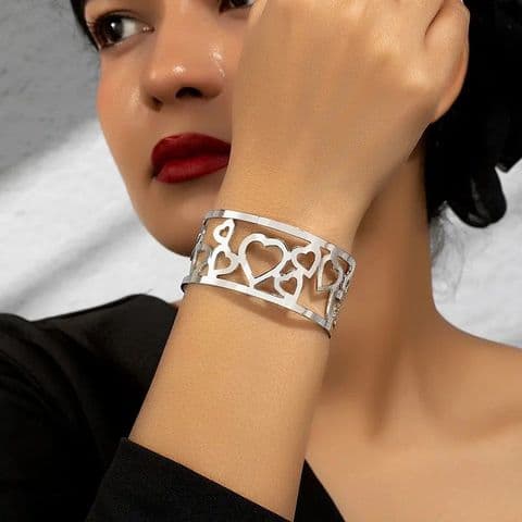 BandS - Silver Heart Bangle £14.99