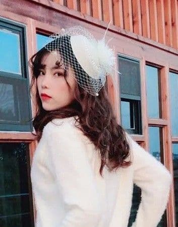 BandS - Small hat with Pearls and a net cover White
