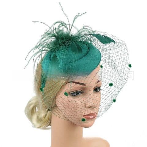 BandS - Vintage 40's Small Hat With Feathers and A Net Cover Green