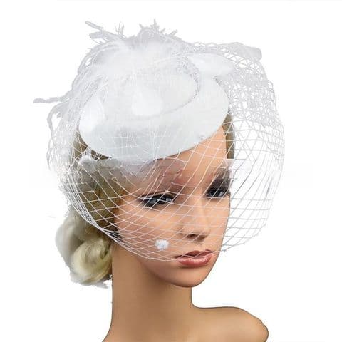 BandS - Vintage 40's Small Hat With Feathers and A Net Cover White