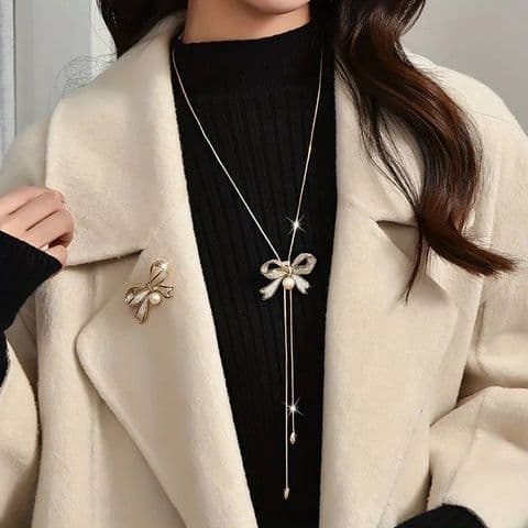 Elegant Bow Knot Rhinstone Chain Necklace or just a broach £29.95
