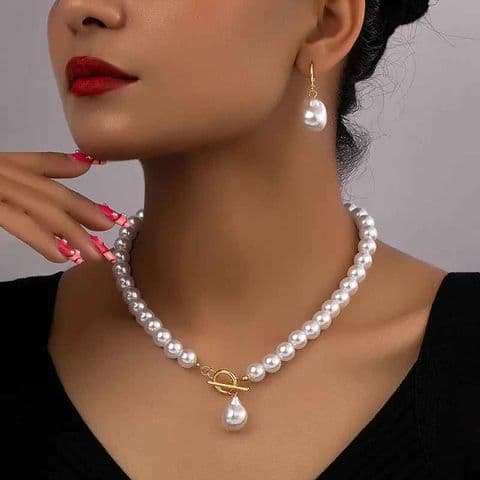 Elegant Pearl & 14k Gold Plated set £29.95