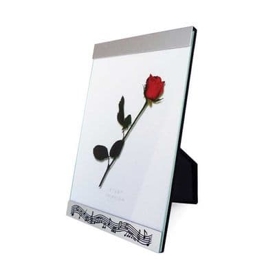 Photo Frame Wavy Stave Design