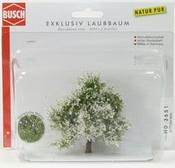 Busch 3651 Fruit Tree in Blossom - reduced