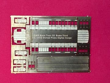 ULTCP135: LSWR Block Train 32' Brake 3rd (CKE 09)