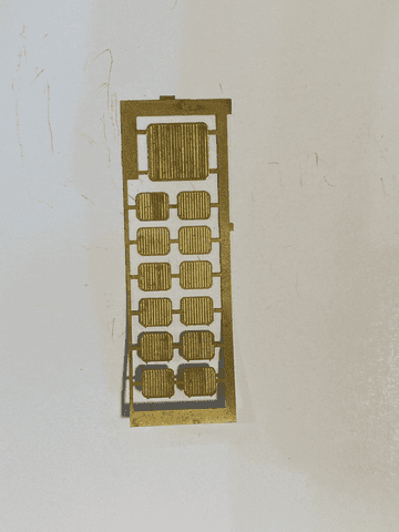 ULTOM028: Unknown Grilles - Square (OM 012) 12 sml & 1 Lrg per fret