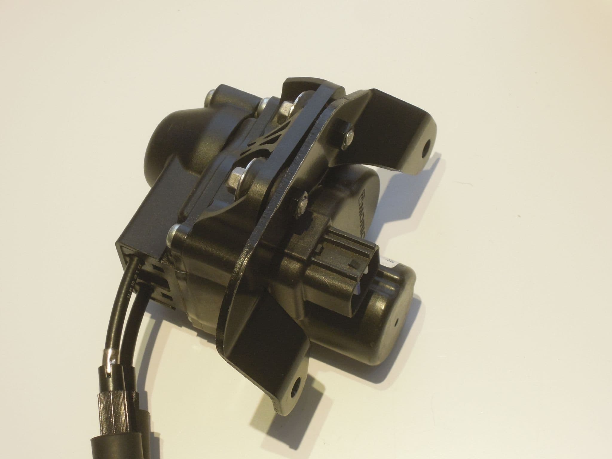 2D1-85820-00 Servo motor Assembly With Cables
