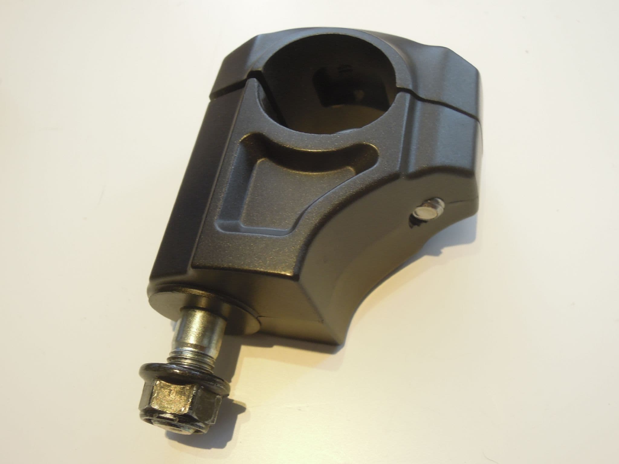 2PN2611100 Handlebars Risers