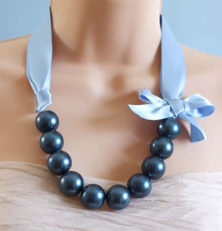 Blue pearl and ribbon necklace