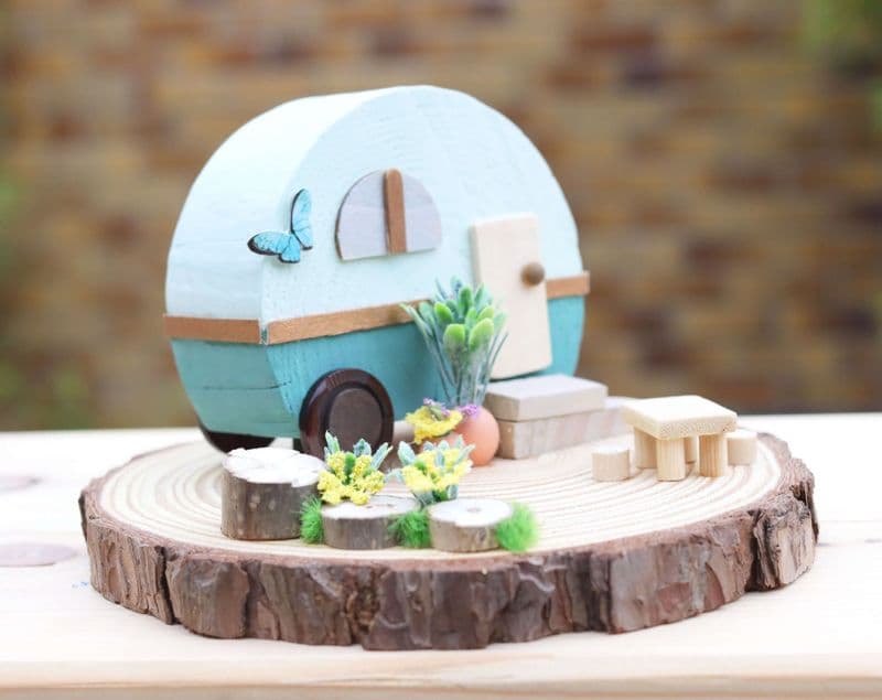 Wooden Caravan Ornament in Retro Green