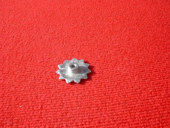 Dinky Toys 152A Light Tank LARGE cog (Each)
