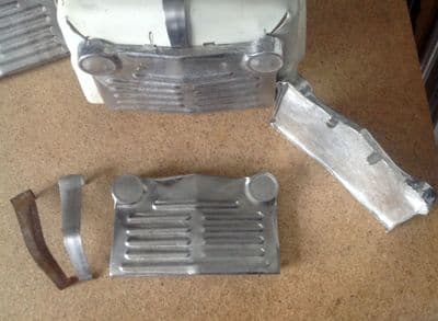 Tri-ang / Triang  Junior  reproduction Metal Radiator  Grille & Bonnet Strip  set