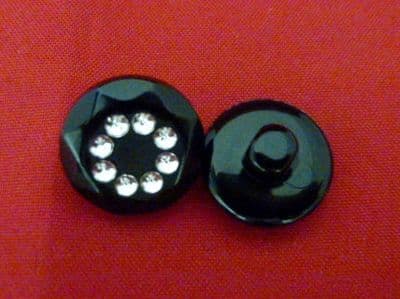 G992 Diamante Button. 11.4 & 15.3mm. Black & White. 50 buttons