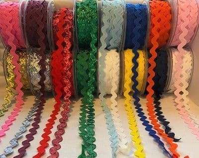 SR-1404 RicRac. 13mm . 16 Colours. 20 metres