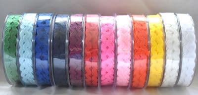SR-1404 RicRac. 5mm. 12 Colours. 20 metres