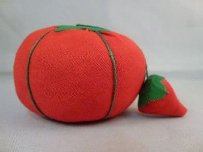 Tomato Pin Cushion/5 in a packet