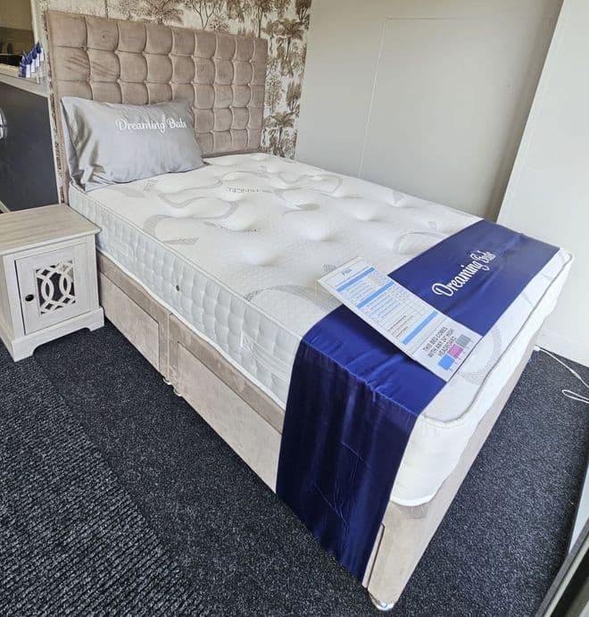 Small Double (4Ft) Pisa Memory 1000 Pocket Divan Bed - Medium Feel