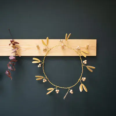 Brass Wire Mistletoe Paper Wreath with Beads