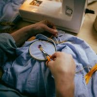 Fiskars Professional Needlework/Embroidery Curved Scissors 10cm / 4in – Handwork Scissors