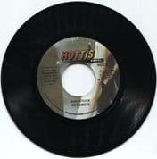 Ini Kamoze - Kingstock / Kingstock [RhythmTrack] (Hottis Inc.) 7"