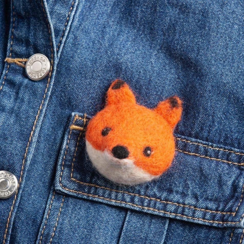 Hawthorn Handmade Fox Brooch Needle Felting Kit
