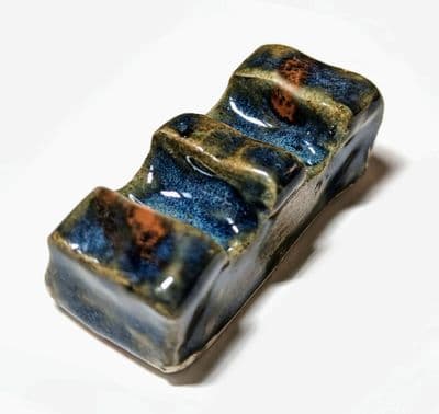 Hand-made ceramic brush rest (I)