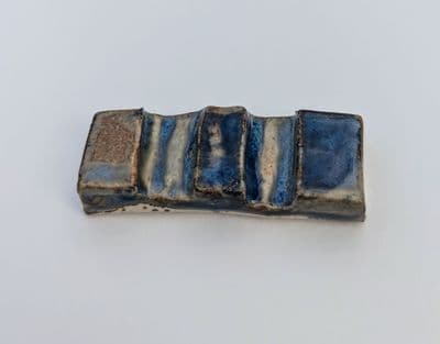 Hand-made ceramic brush rest (V)