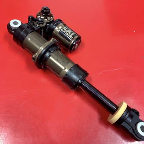 Storia V4 with Spherical eyelet bearings 230 only with spring