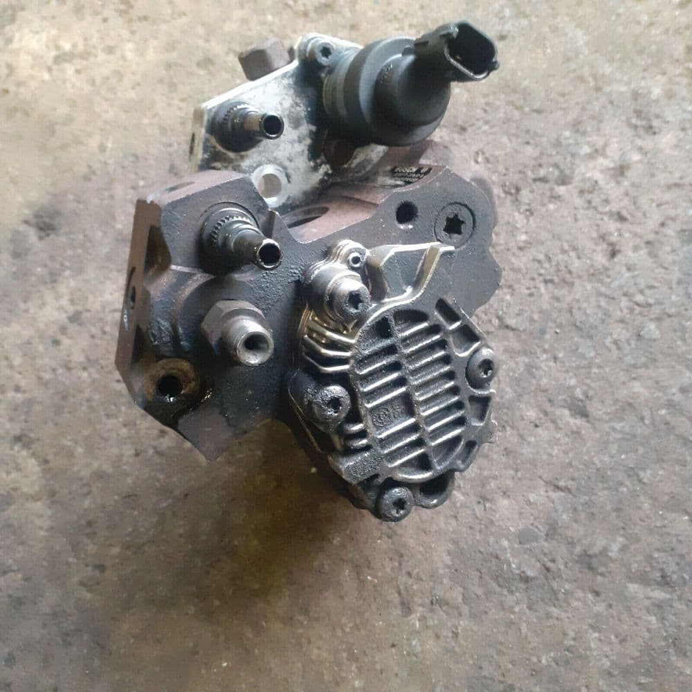 2006 Renault Grand Espace 2 2 DCI fuel pump numbers in pics