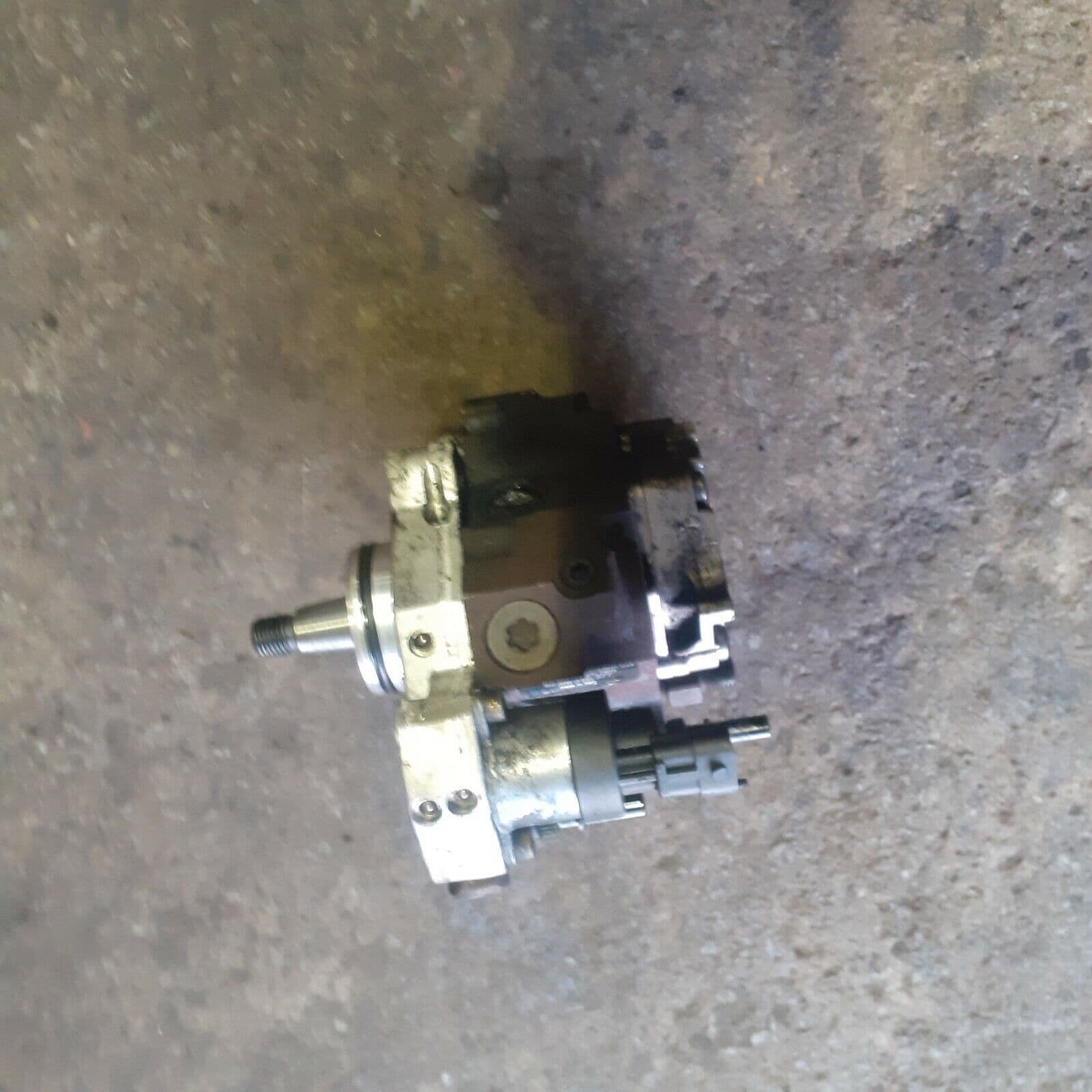 2006 Renault Grand Espace 2 2 DCI fuel pump numbers in pics