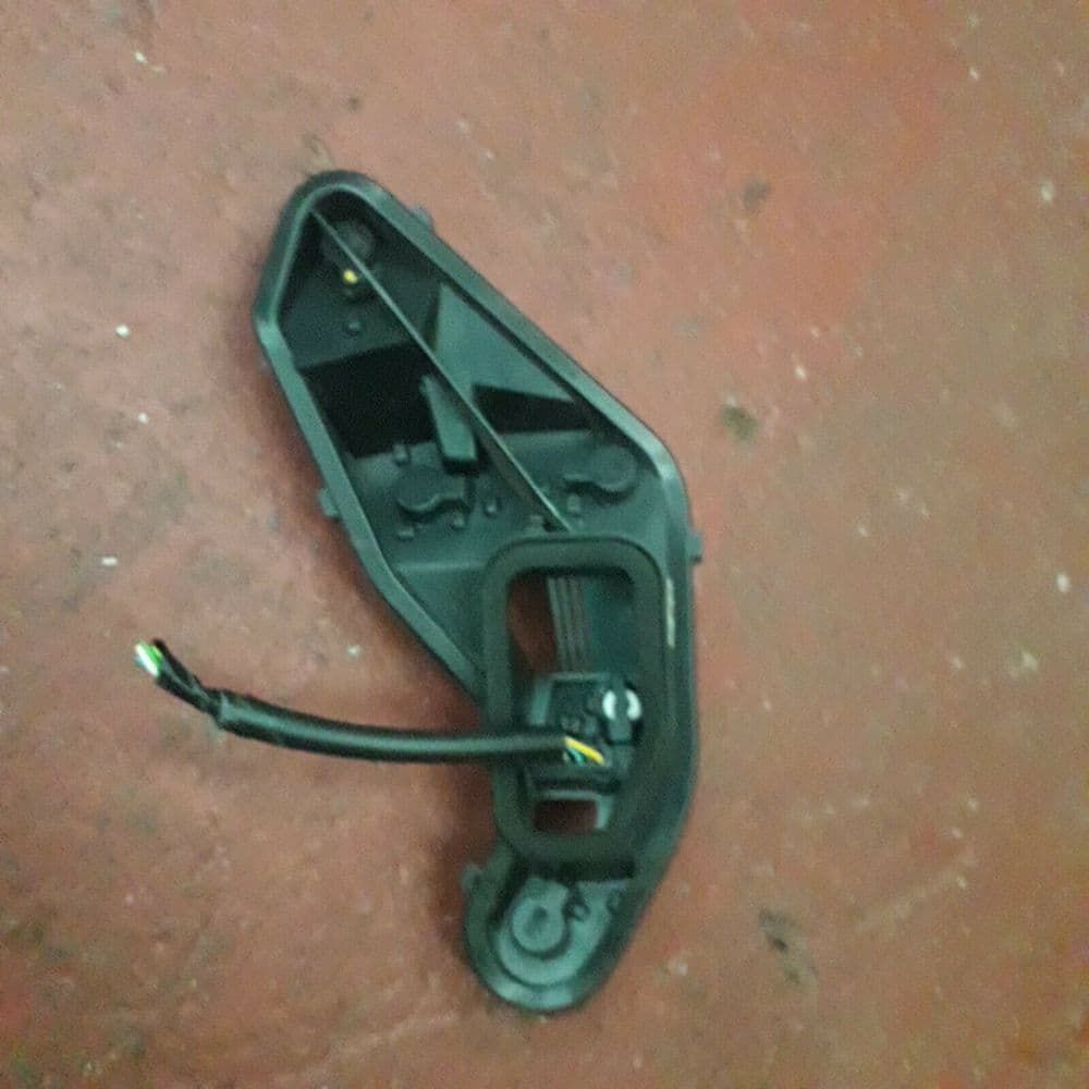PEUGEOT 207 LEFT SIDE REAR LIGHT BULB HOLDER WITH WIRING