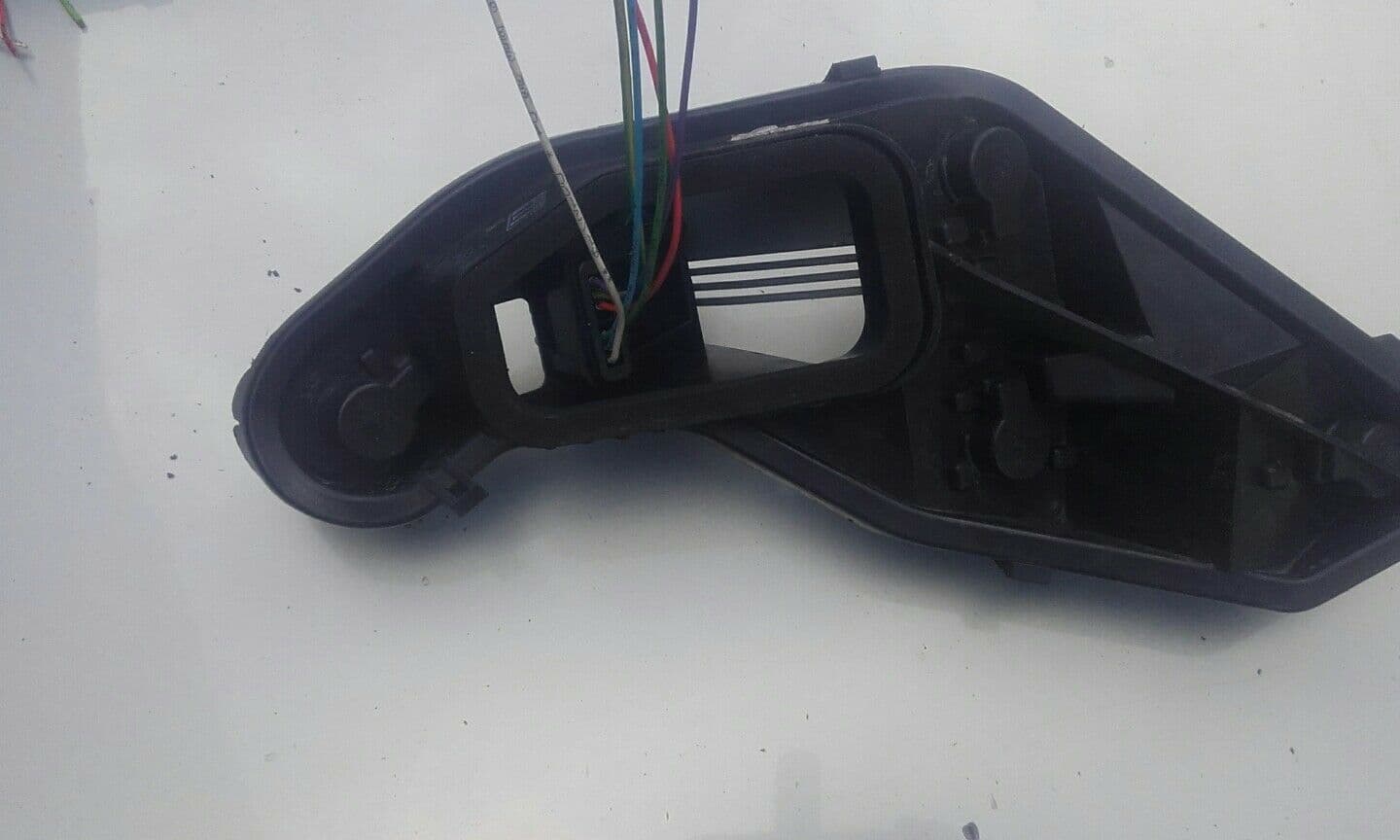 PEUGEOT 207 RIGHT SIDE REAR TAIL LIGHT BULB HOLDER WITH WIRING