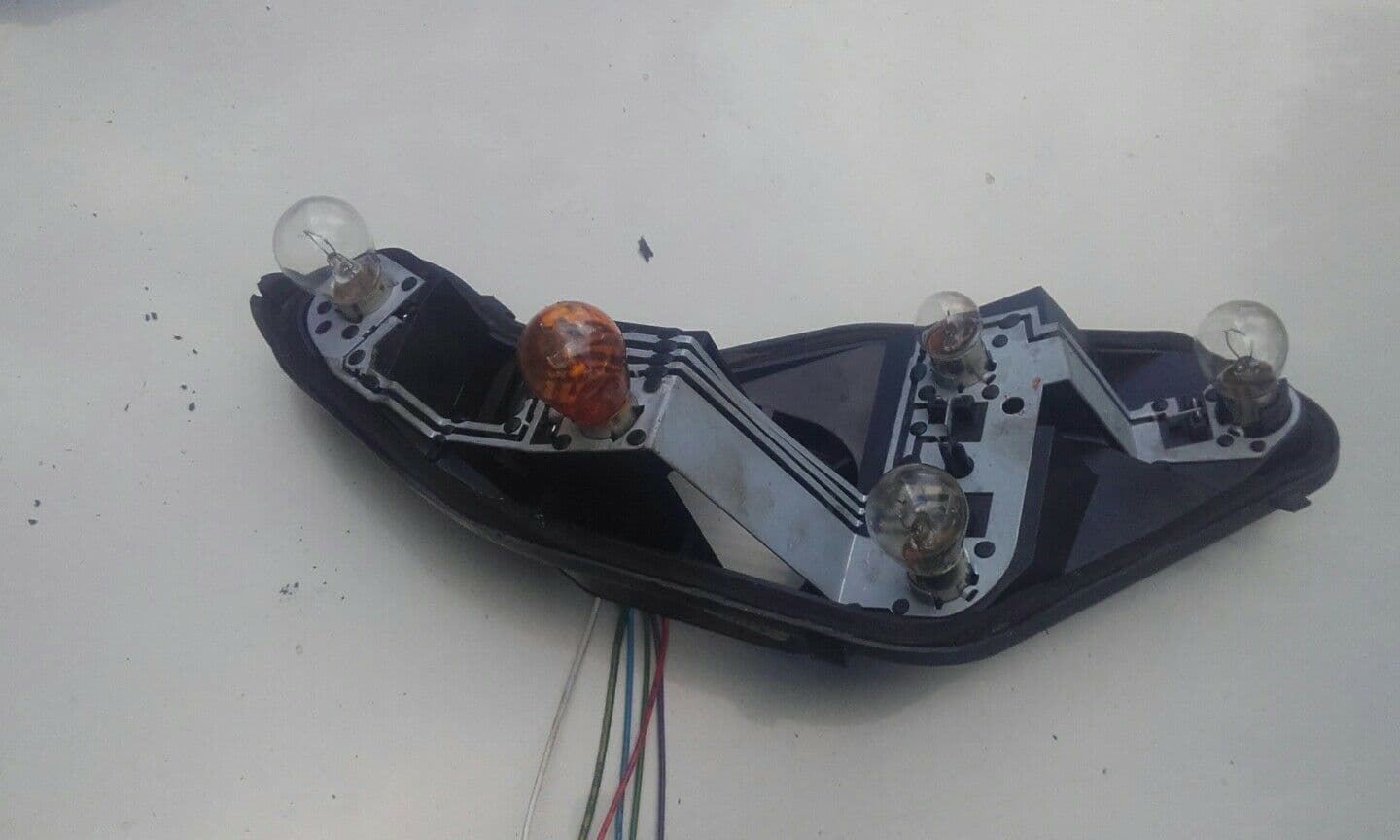 PEUGEOT 207 RIGHT SIDE REAR TAIL LIGHT BULB HOLDER WITH WIRING