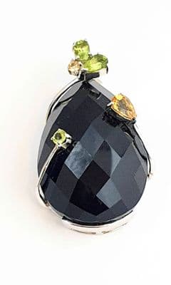 Ama Onyx Silver Pendant