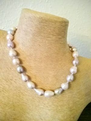 Cilla Baroque Pearl Necklace